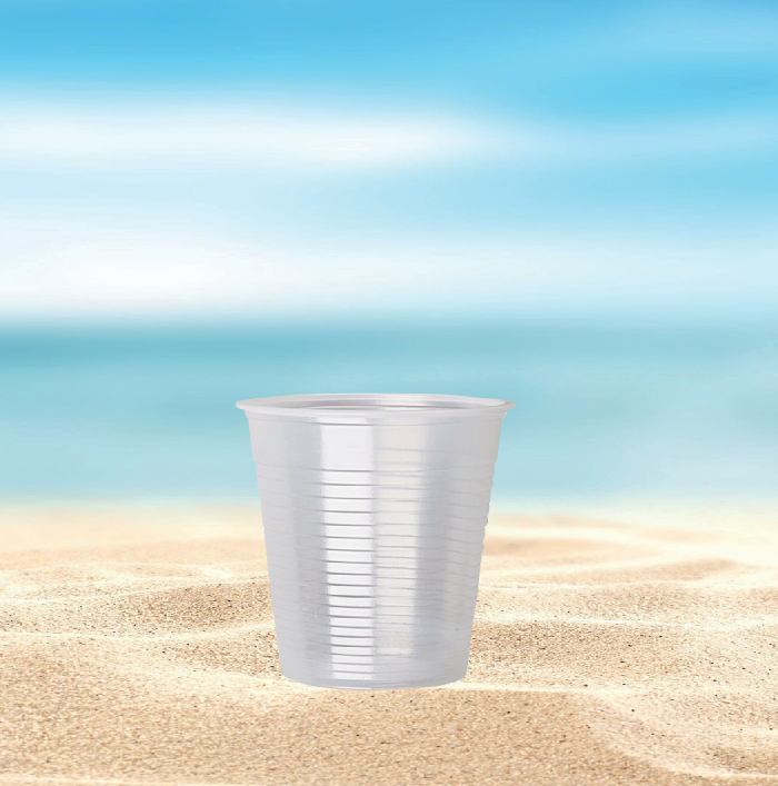 Vasos descartables de plástico PP resistentes, ideales para bebidas frías y calientes.